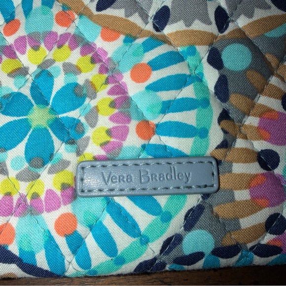 Vera Bradley Quilted Wallet Womens Sz 8x4 In Grey Floral Pattern - Picture 2 of 5